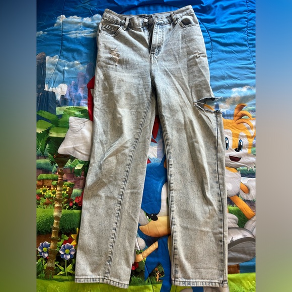 AEOM Denim - AEOM Jeans